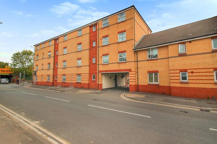 1 Bedroom Flat To Rent In Corporation Street, Town Centre, Swindon, SN1