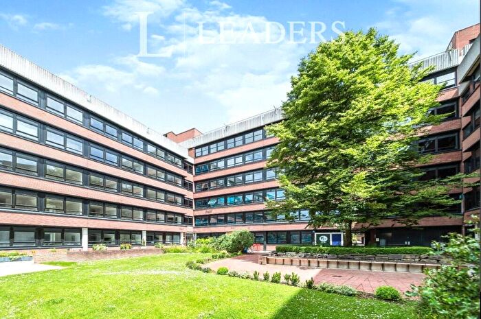1 Bedroom Flat To Rent In Wood Street, East Grinstead, West Sussex, RH19