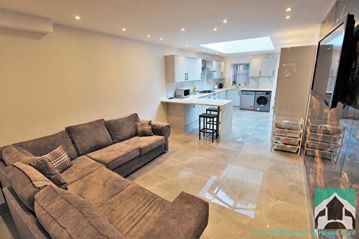 5 Bedroom House To Rent In Teignmouth Road, Birmingham, B29
