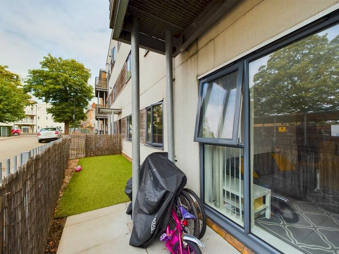 2 Bedroom Flat For Sale In Champion House, Charlton, SE7