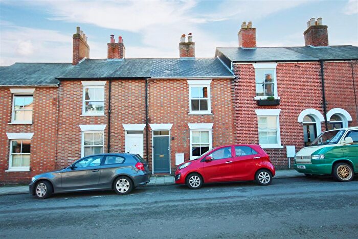 2 Bedroom Terraced House To Rent In Station Street, Lymington, SO41