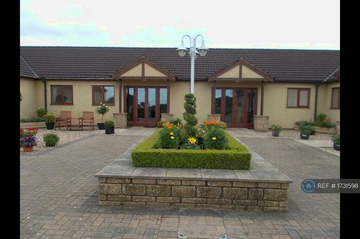 2 Bedroom Bungalow To Rent In The Lodges, Bath, BA3