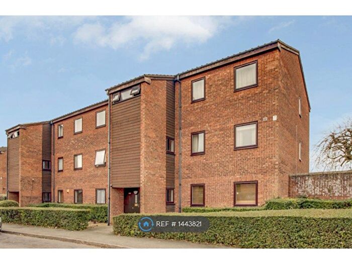 2 Bedroom Flat To Rent In Mill Hill, London, NW7