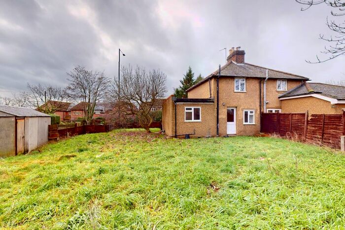 2 Bedroom Semi-Detached House For Sale In The Ridgeway, Enfield, EN2