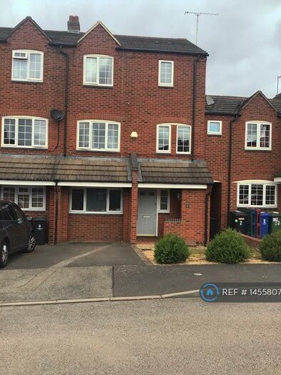 4 Bedroom Terraced House To Rent In Lodge Close, Grange Park, Northampton, NN4
