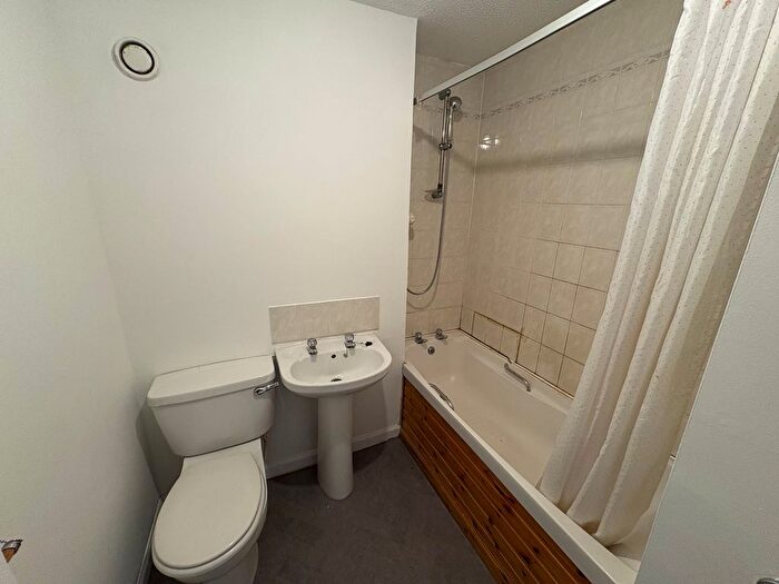 1 Bedroom Flat To Rent In Seedhill Road, Paisley, PA1