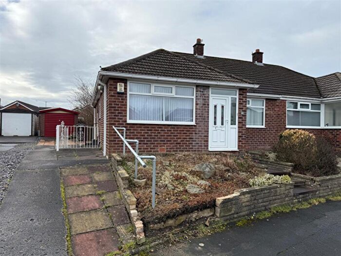 2 Bedroom Semi-Detached Bungalow For Sale In Beverley Close, Ashton-Under-Lyne, OL6