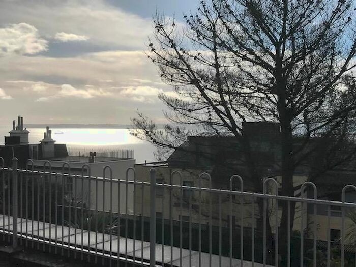 2 Bedroom Flat To Rent In St. Lukes Road South, Torquay, TQ2