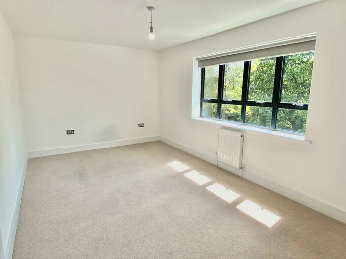 4 Bedroom Town House To Rent In Darbyshire Road Wellesley, GU11