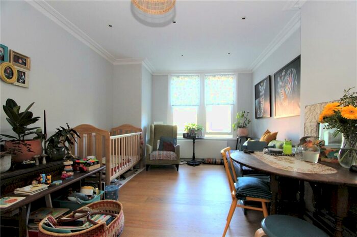 1 Bedroom Apartment To Rent In Dukes Avenue, Muswell Hill, N10