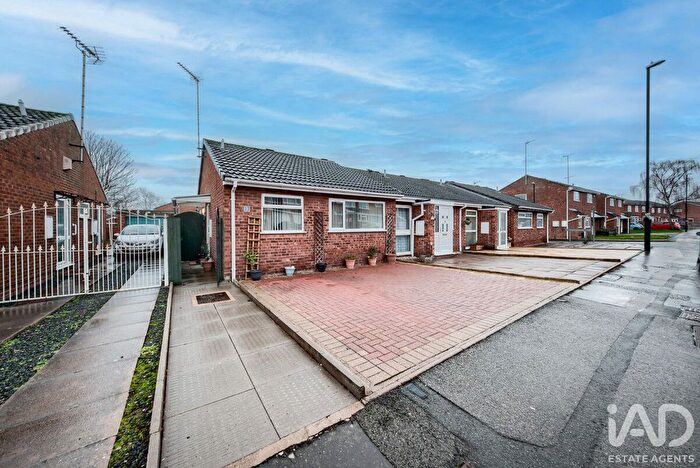 2 Bedroom Bungalow For Sale In Dorchester Way, Coventry, CV2