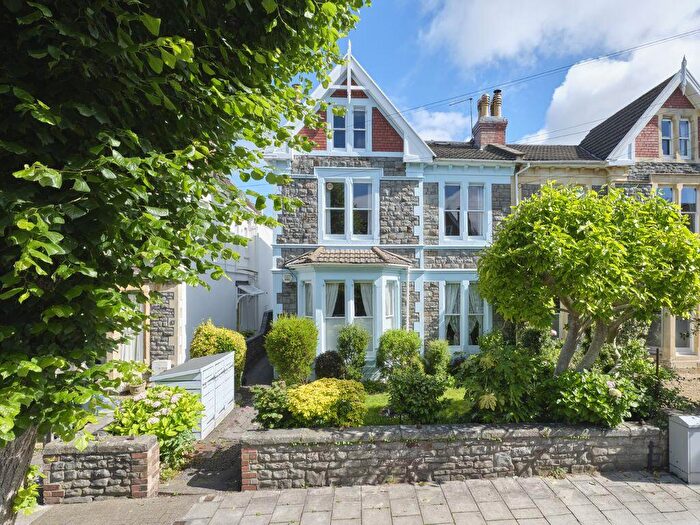 3 Bedroom Apartment For Sale In Henleaze Gardens | Henleaze, BS9