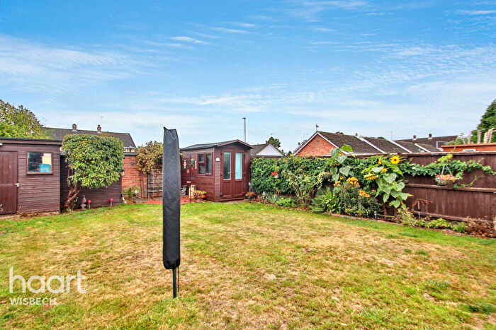 3 Bedroom Semi-Detached House For Sale In Sefton Avenue, Wisbech, PE13