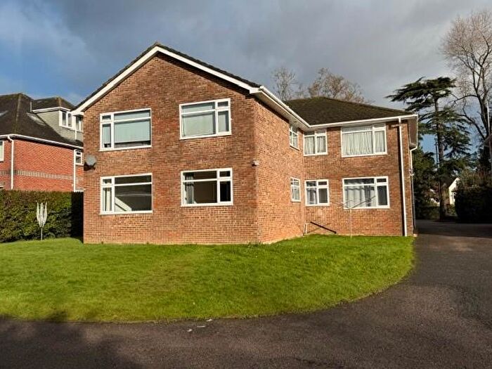 2 Bedroom Apartment For Sale In Talbot Avenue, Bournemouth, BH3