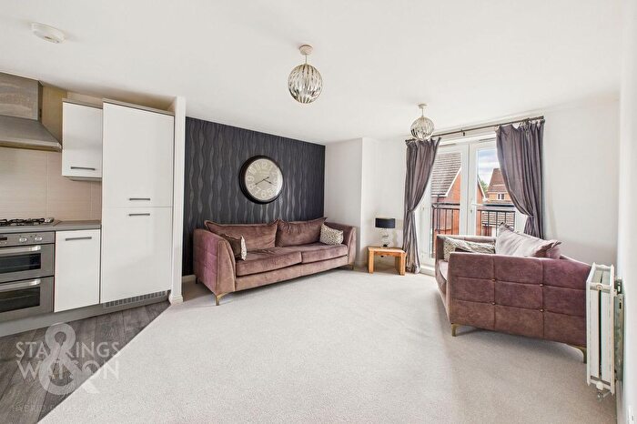 2 Bedroom Flat For Sale In Dunnock Drive, Queens Hill, Norwich, NR8