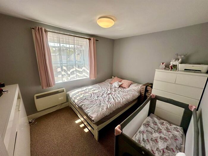1 Bedroom Flat To Rent In - Church Street, Newent, GL18