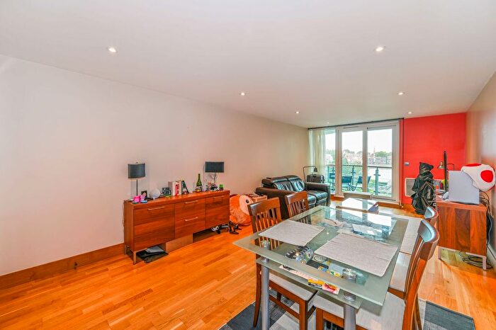 2 Bedroom Flat For Sale In St George Wharf, Vauxhall, London, SW8