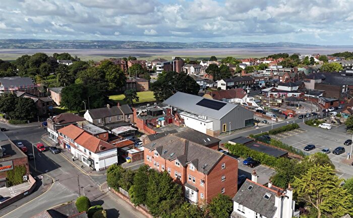2 Bedroom Apartment For Sale In Pye Road, Heswall, Wirral, CH60