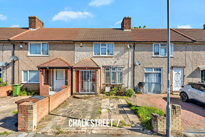 3 Bedroom Terraced House For Sale In Nuneaton Road, Dagenham, RM9
