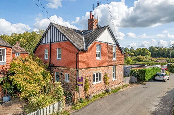 2 Bedroom Property For Sale In Station Road, Brasted, Westerham, TN16