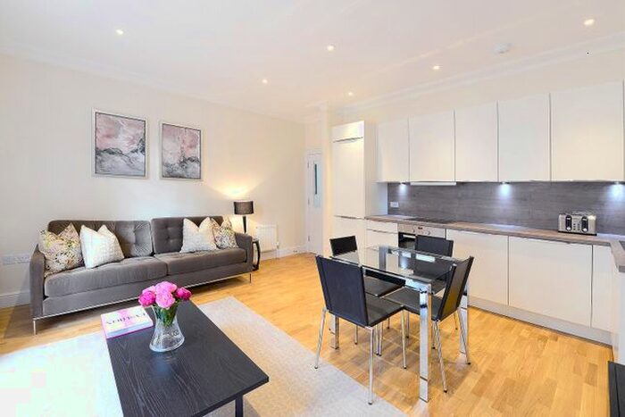 2 Bedroom Flat To Rent In Hamlet Gardens, King Street, W6