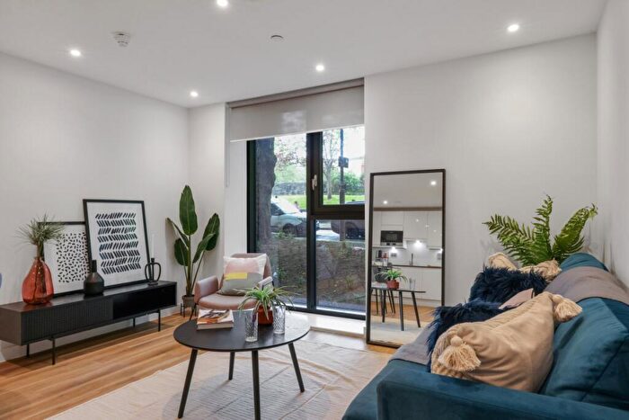 2 Bedroom Flat To Rent In Castle Park View, Castle Street, Bristol, BS2