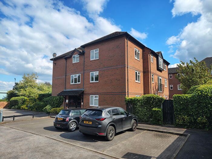 2 Bedroom Flat To Rent In Wethered Road, Marlow, SL7
