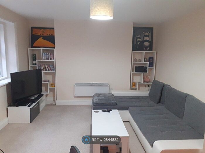 2 Bedroom Flat To Rent In Verulam Place, Bournemouth, BH1