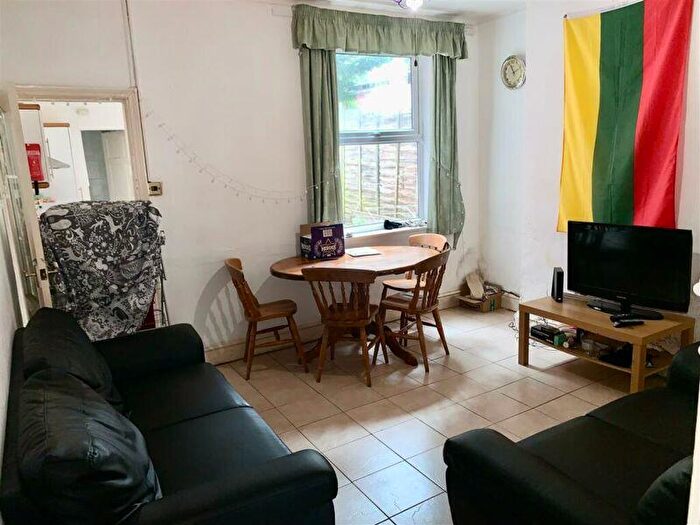 4 Bedroom Terraced House To Rent In Tiverton Road, Selly Oak, Birmingham, B29