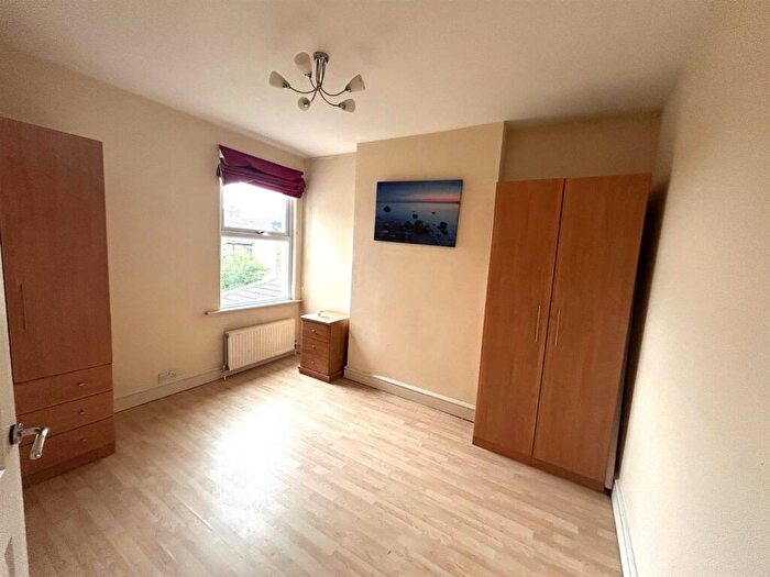 1 Bedroom Flat To Rent In Manor Road, Romford, RM1