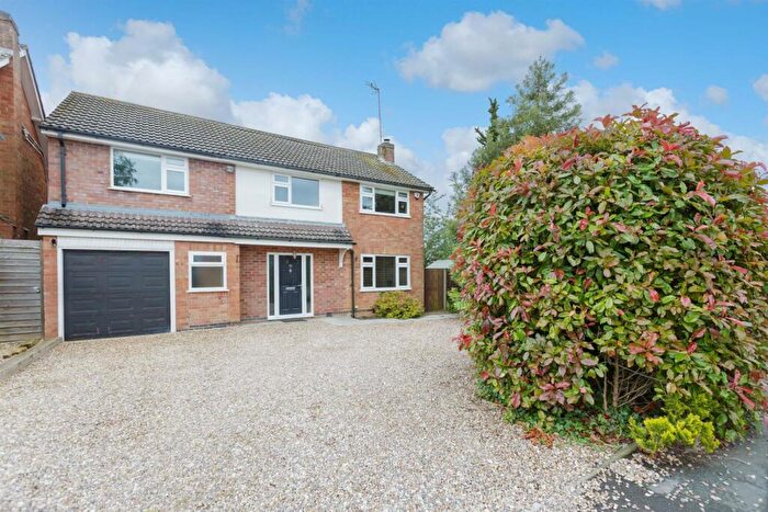 4 Bedroom Detached House For Sale In Weir Road, Kibworth, Leicester, LE8