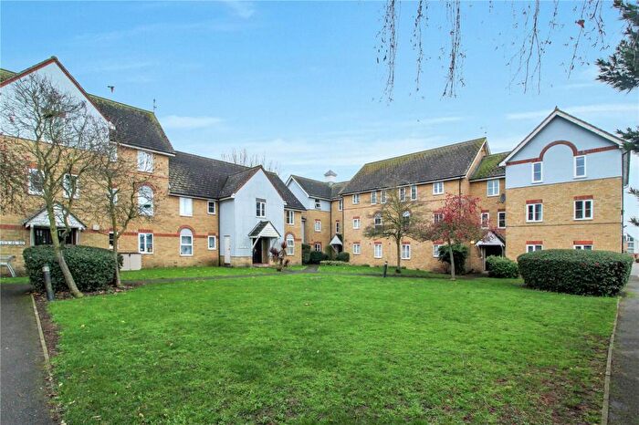 1 Bedroom Apartment For Sale In London Road, Benfleet, Essex, SS7