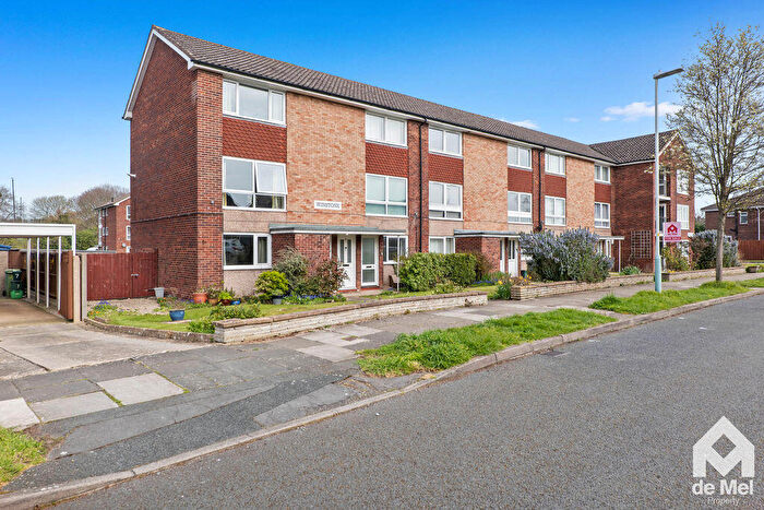 2 Bedroom Terraced House For Sale In Stanway Road, Cheltenham, GL51