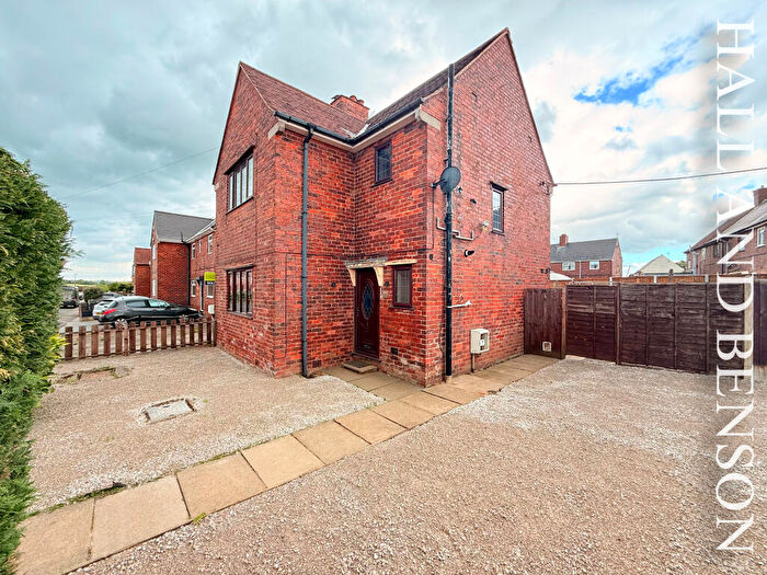 3 Bedroom Semi-Detached House To Rent In St. Leonards Place, Shirland, DE55