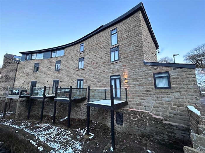 2 Bedroom End Of Terrace House To Rent In Shawclough Street, Waterfoot, Rossendale, BB4