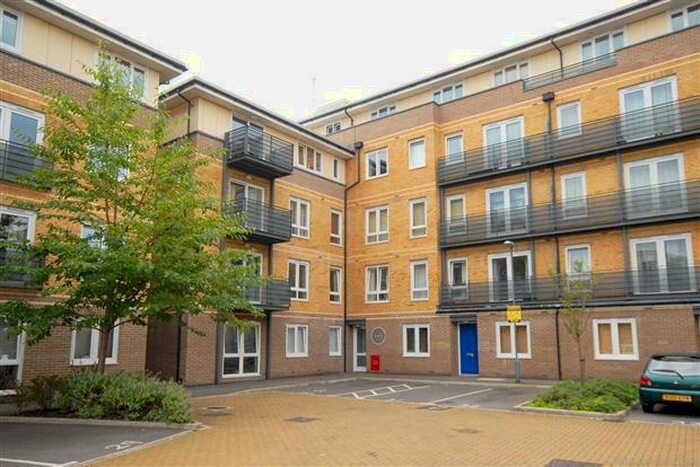 2 Bedroom Flat To Rent In Rosegate House, , Hereford Road, Bow, Mile End, Victoria Park, London, E3