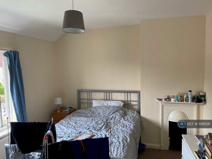 4 Bedroom Semi-Detached House To Rent In Stretten Avenue, Cambridge, CB4