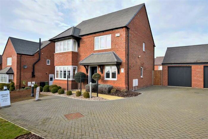 4 Bedroom Detached House To Rent In Irthlingborough Road North, Wellingborough, NN8