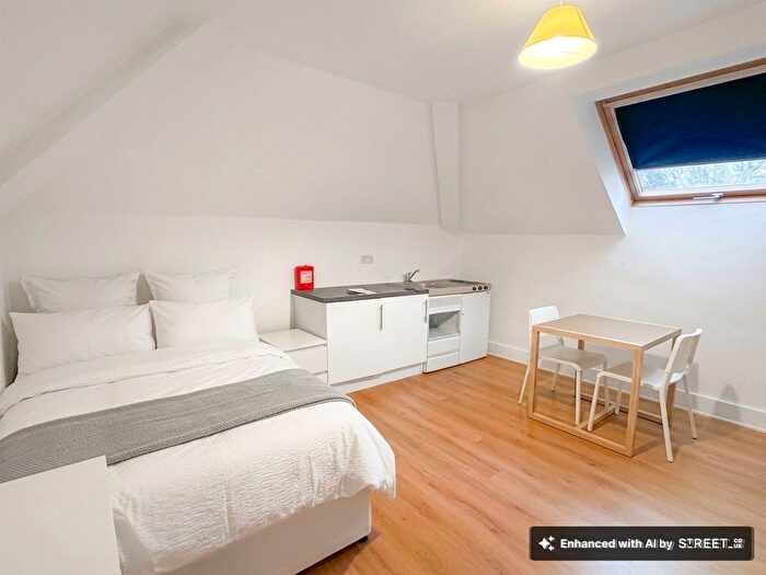 Studio To Rent In Clayponds Lane, Brentford, TW8