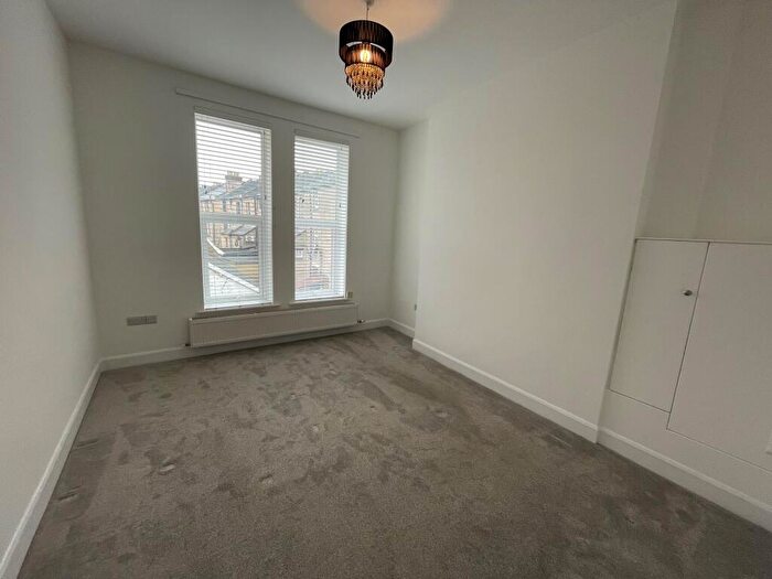 Flat To Rent In Poole Road, Westbourne, BH4