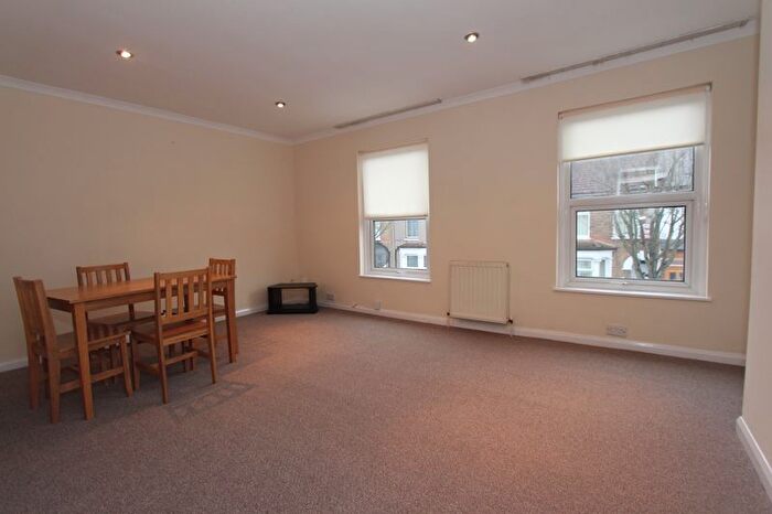 2 Bedroom Flat To Rent In Hythe Close, London, N18