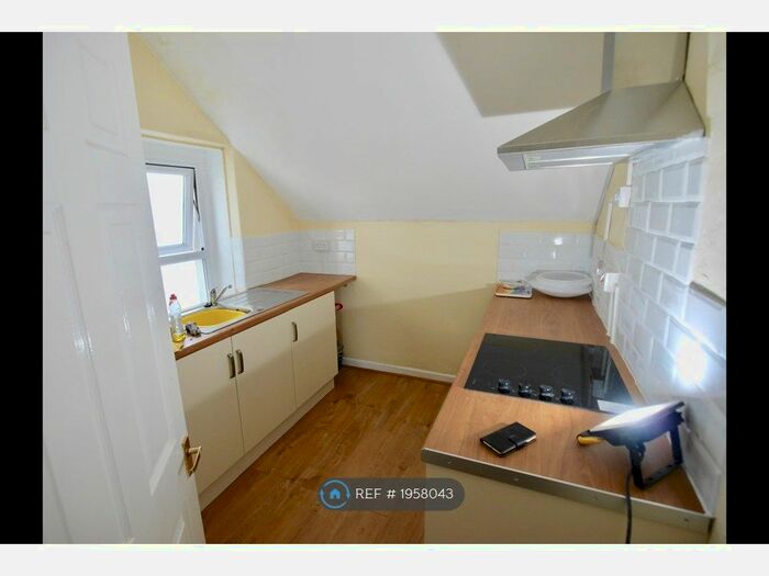1 Bedroom Flat To Rent In Station Road, Ilfracombe, EX34