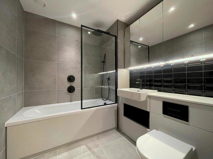 2 Bedroom Flat To Rent In Hawksbury Heights -, S33