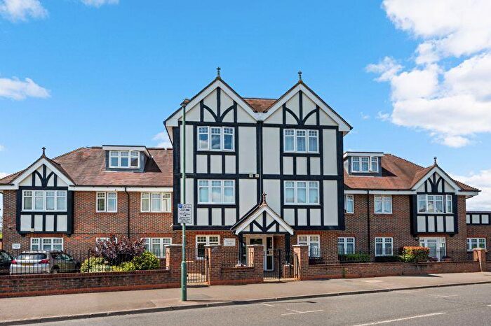 1 Bedroom Flat For Sale In Green Lane, Worcester Park, KT4