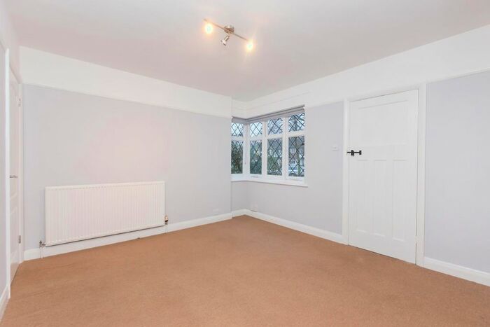 2 Bedroom Flat To Rent In Tudor Drive, Kingston Upon Thames, KT2