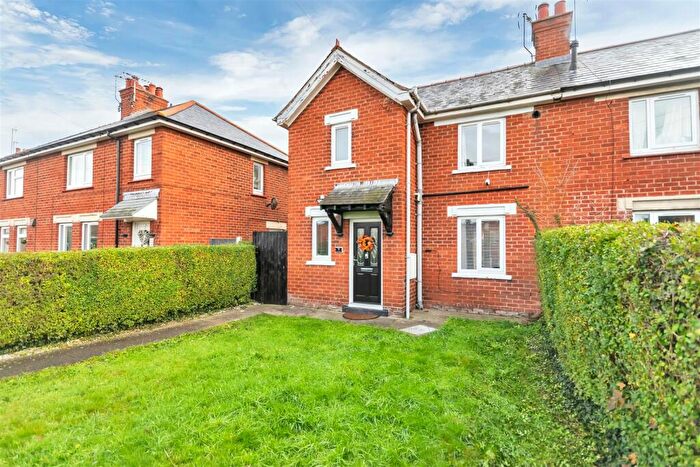 2 Bedroom Semi Detached House For Sale In Heol Berwyn, Cefn Mawr, LL14