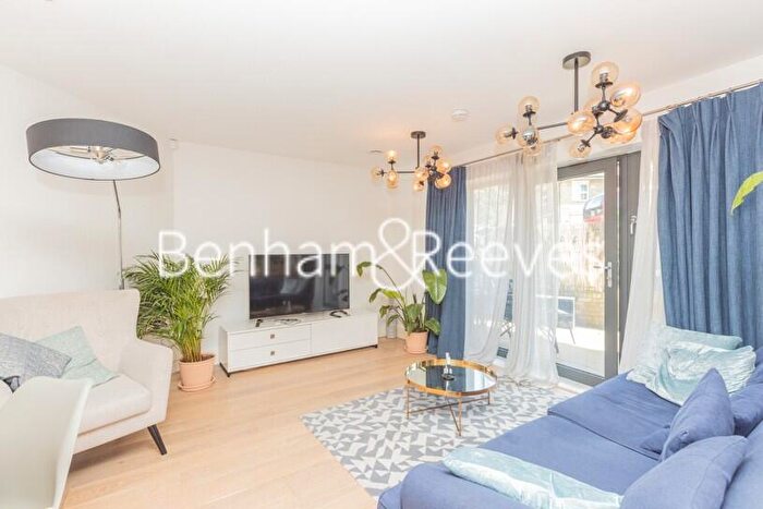 2 Bedroom Apartment To Rent In Archway Road, Highgate, N6