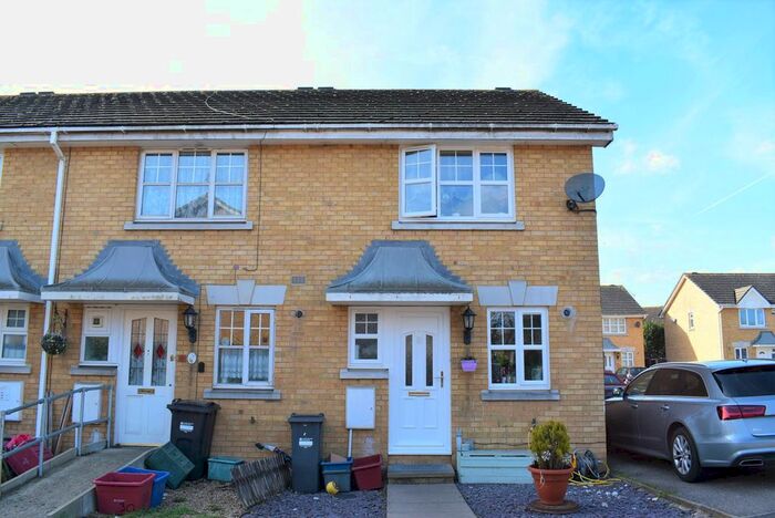 2 Bedroom End Of Terrace House To Rent In Nine Elms Close, Feltham, Middlesex, TW14