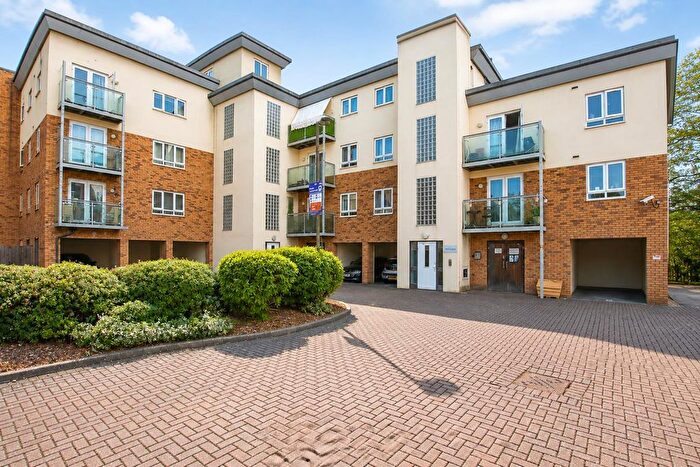 1 Bedroom Flat To Rent In Mills Court, Todd Close, Borehamwood, WD6
