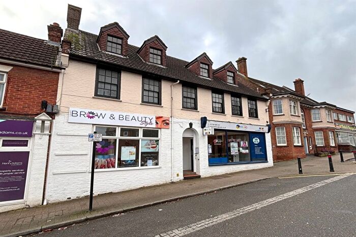 1 Bedroom Flat To Rent In Charles Street, Petersfield, Hampshire, GU32